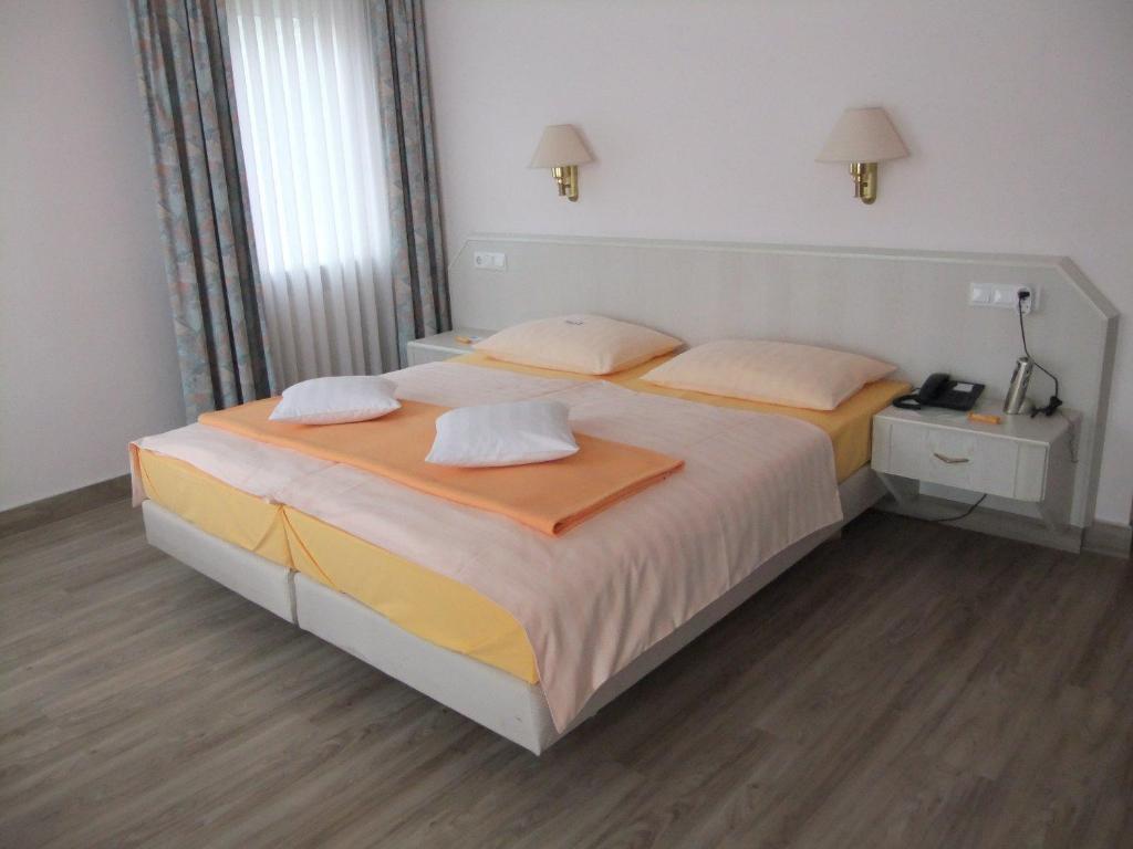 Hotel Garni Classico Aschaffenburg Room photo
